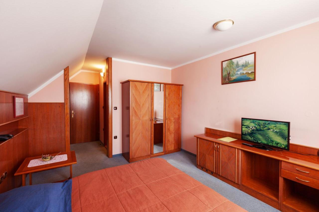 Gostisce Prosnik Hotel Ormoz Bagian luar foto