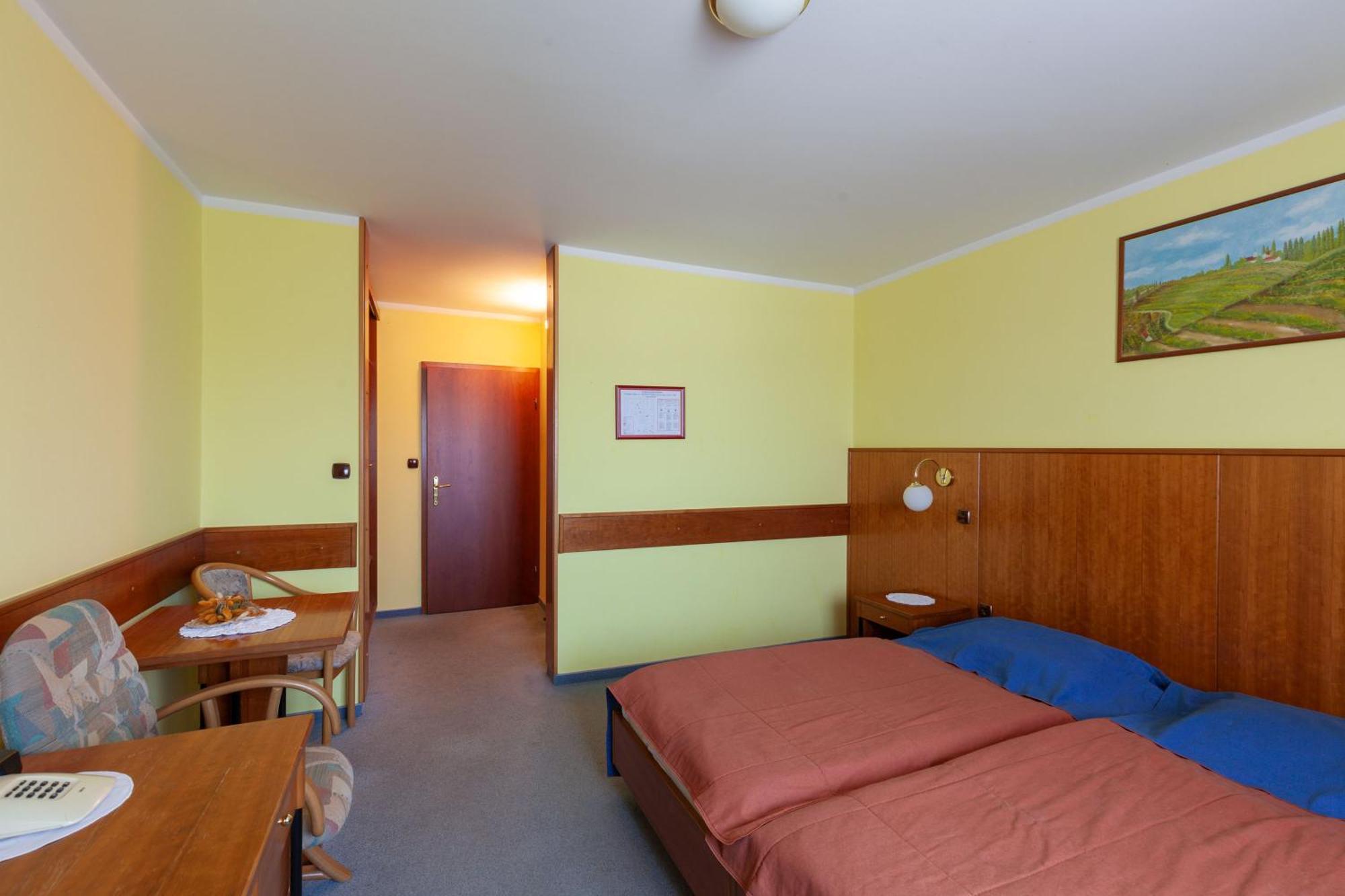 Gostisce Prosnik Hotel Ormoz Bagian luar foto