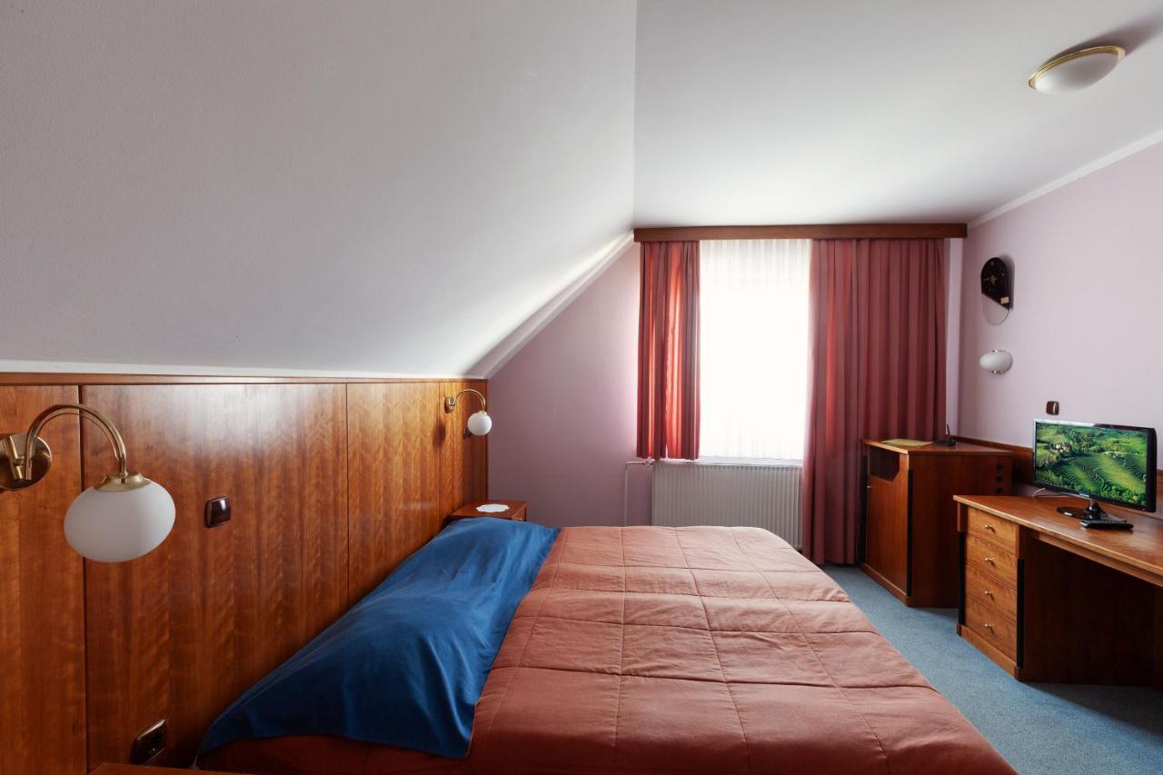 Gostisce Prosnik Hotel Ormoz Bagian luar foto