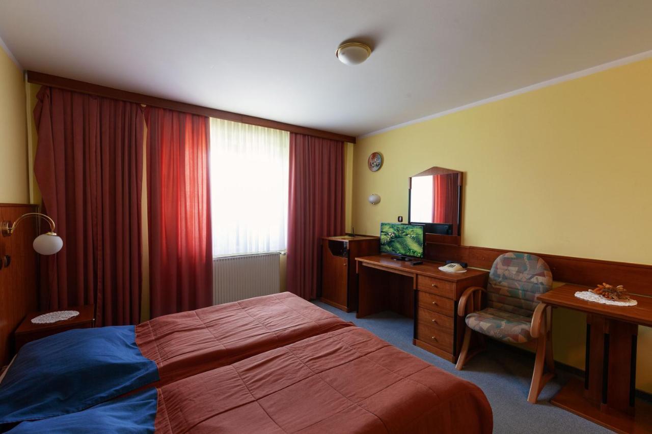 Gostisce Prosnik Hotel Ormoz Bagian luar foto