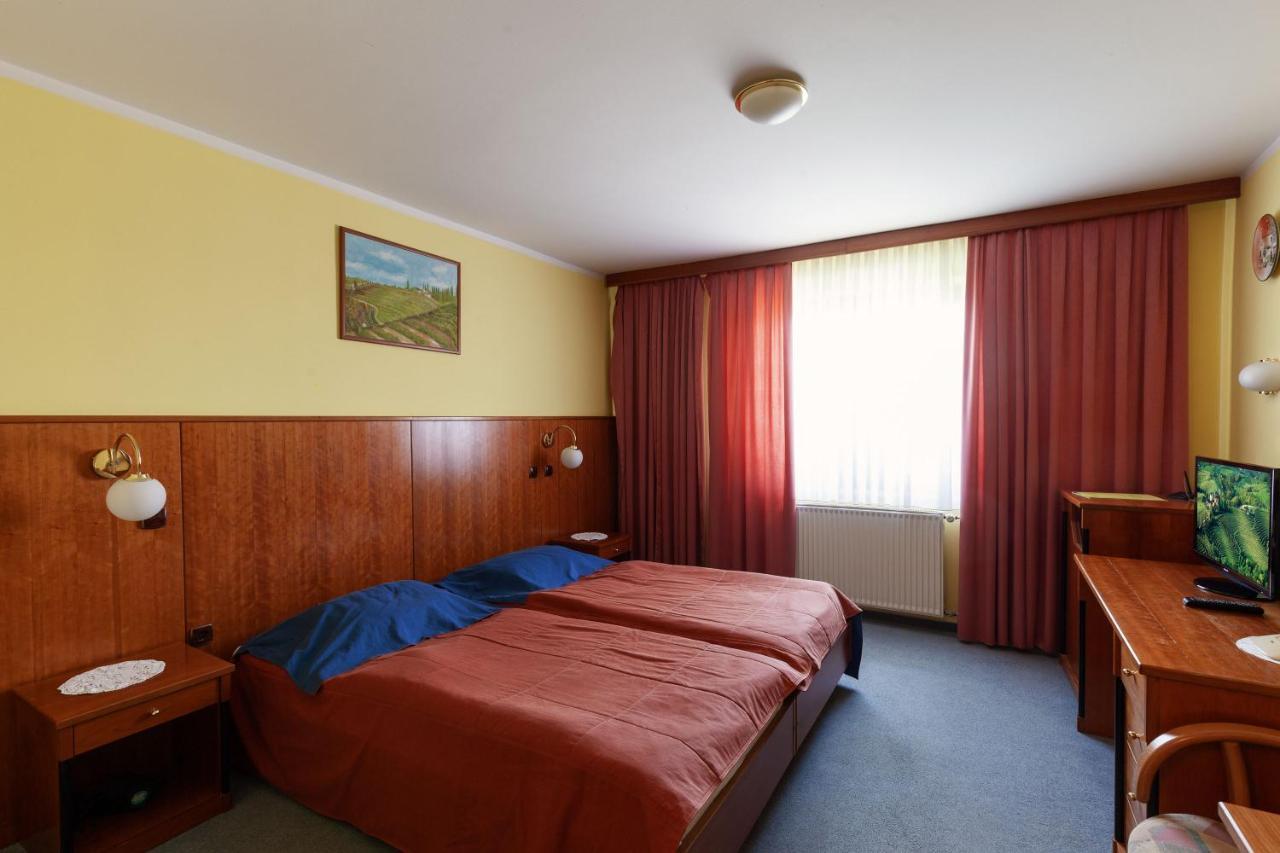 Gostisce Prosnik Hotel Ormoz Bagian luar foto